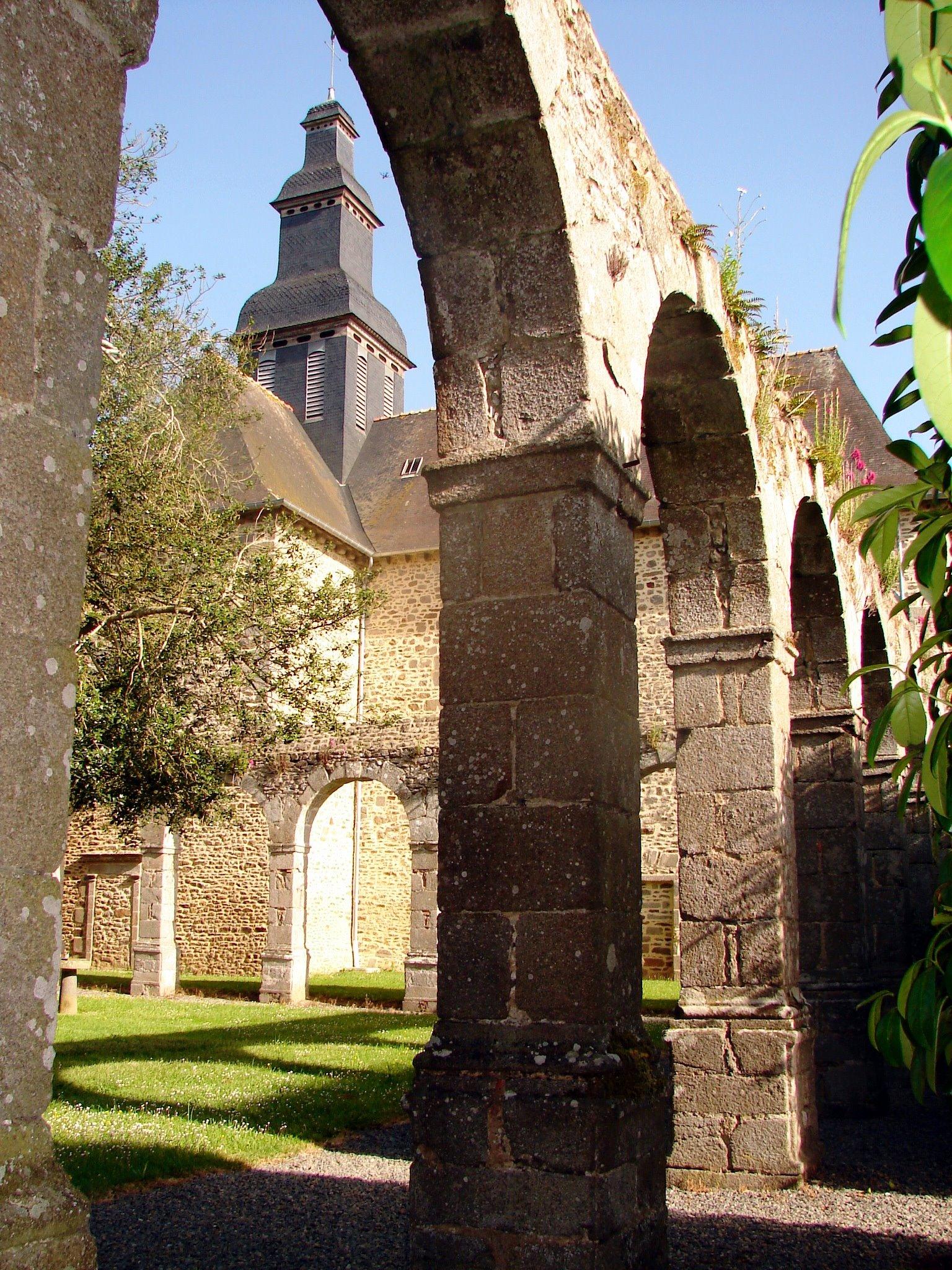 Hotel De L'Abbaye Le Tronchet  Ngoại thất bức ảnh